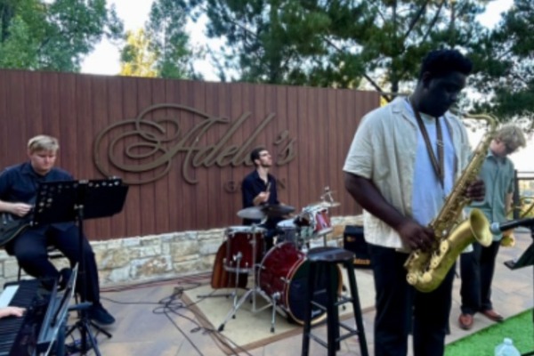 jazz combo playing at mountain winery concert