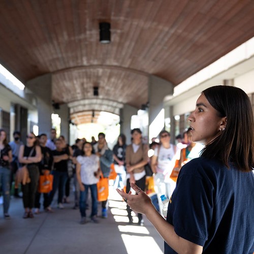 ambassador giving campus tour